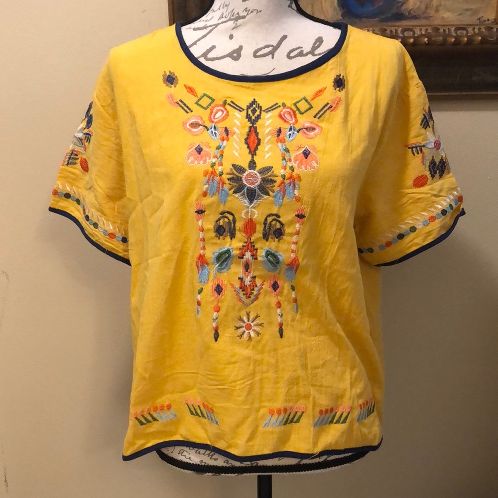 Embroidered with navy piping short sleeve poly lightweight bohemian top